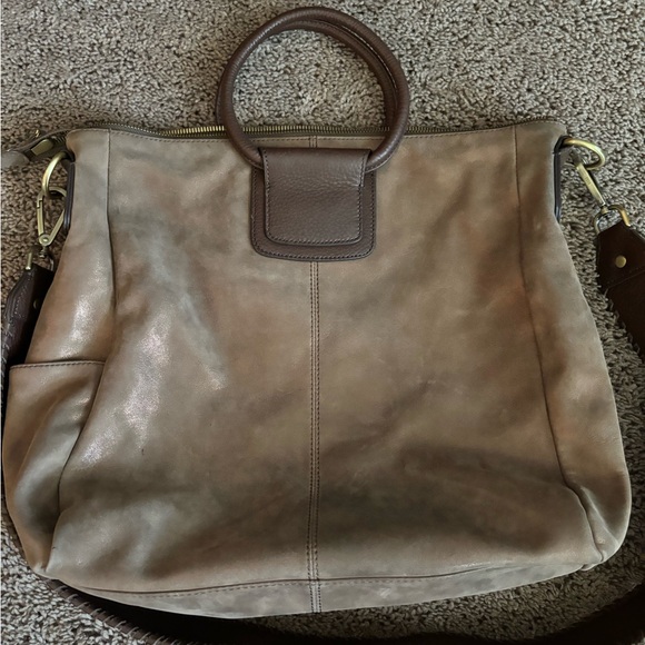 HOBO Large  limited edition fringe metallic leather Sheila bag. - Picture 4 of 17